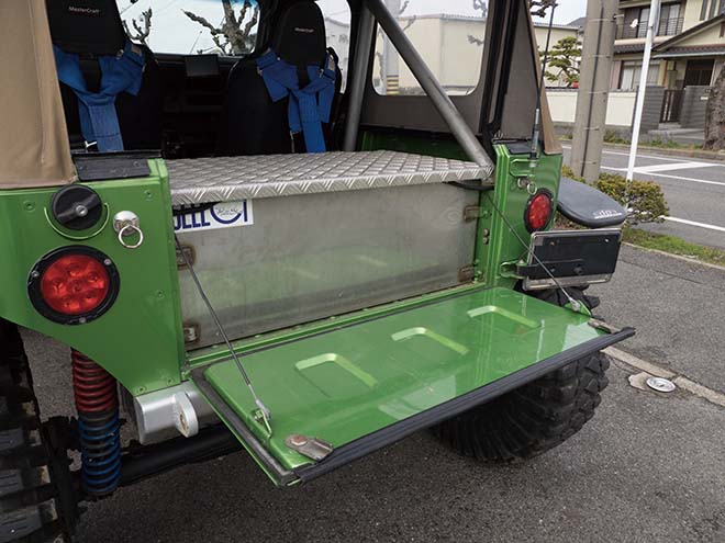 1991 Jeep Wrangler YJ with 5.9L Magnum V8