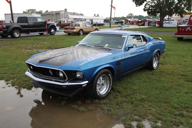 FORD MUSTANG