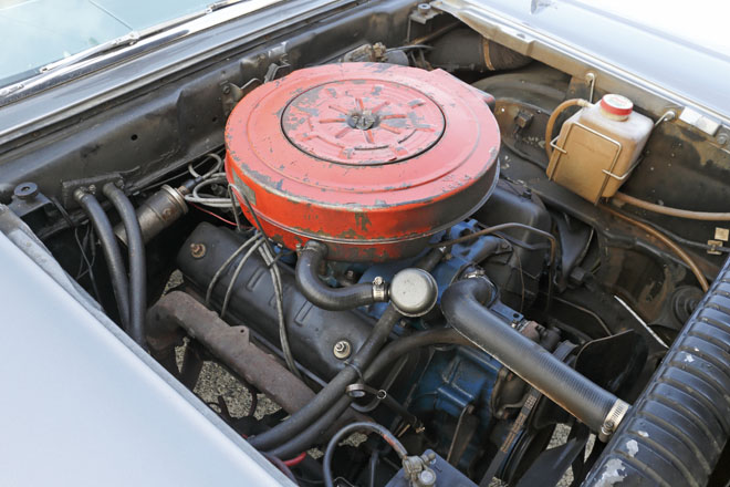1959y Ford FAIRLANE 500　エンジンルーム