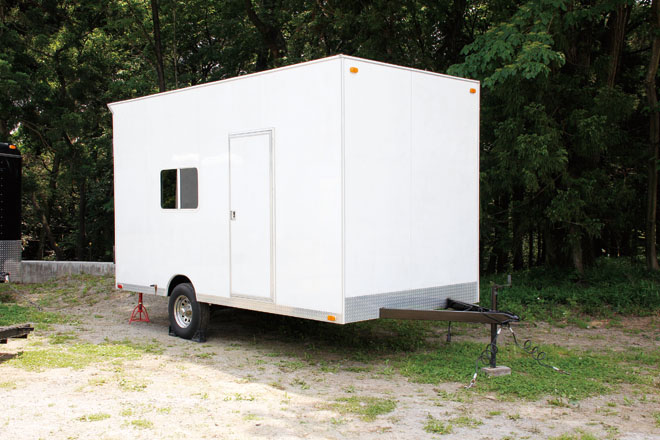 SOLARES 7.5×15　オフィスとしても滞在可能なおすすめトレーラー