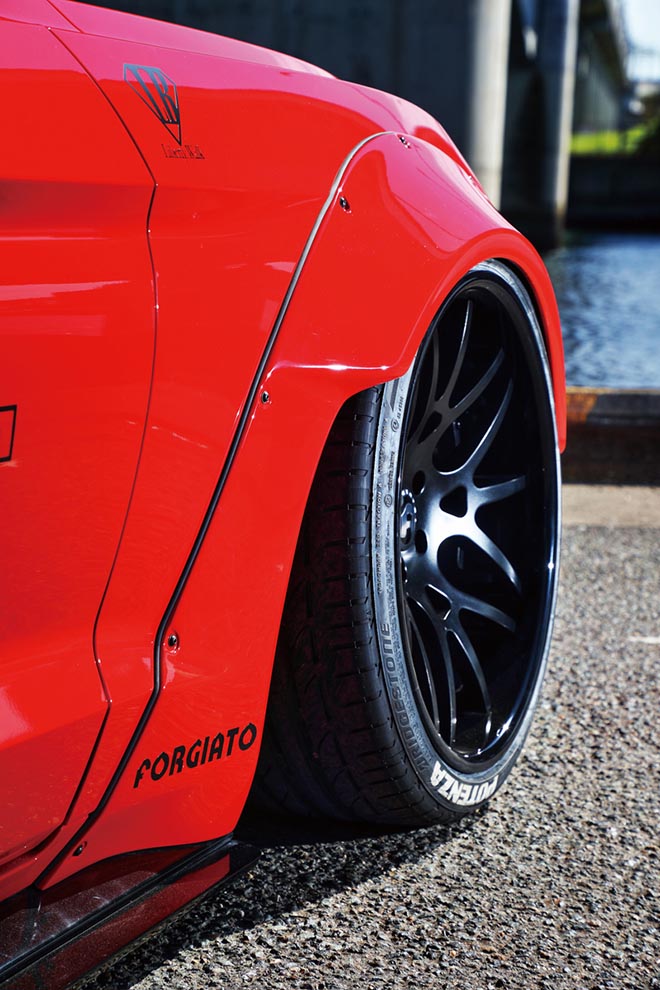 2015FORD MUSTANG　オーバーフェンダー