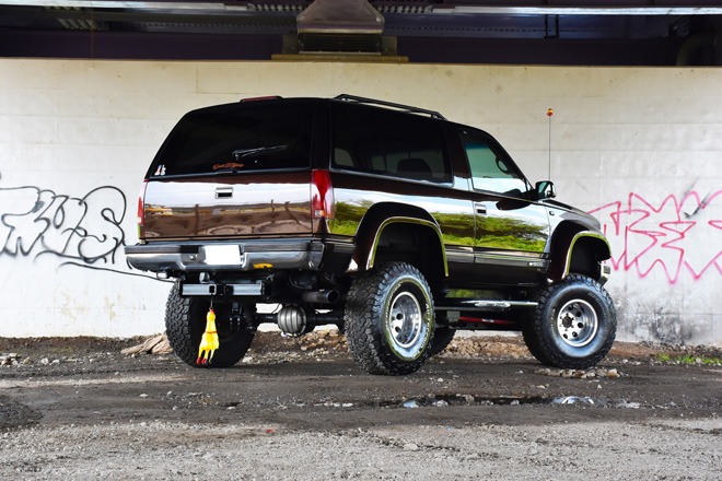 GMC YUKON　バック　リア
