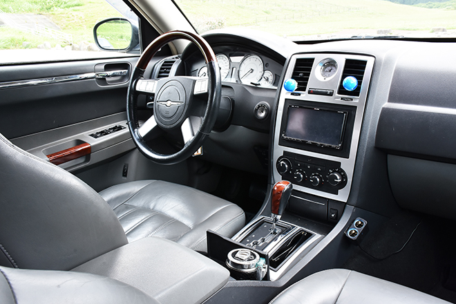 クライスラー300C　ステアリング