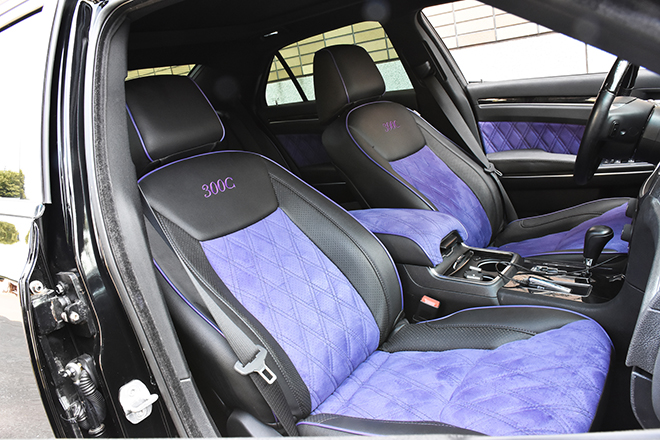 クライスラー300C　シート