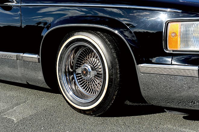 CADILLAC BROUGHAM　ホイール