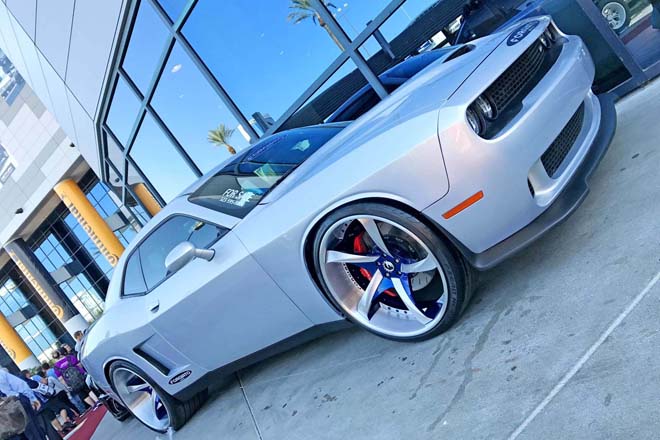 SEMA SHOW 2017　FORGIATOのホイールAppuntito-ECLを装着したチャレンジャー