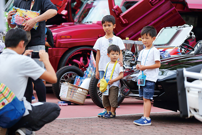 子供たちとアメ車