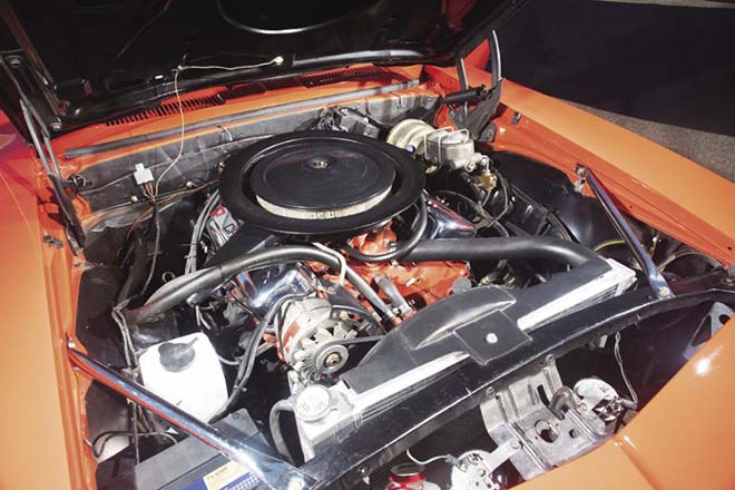 1969 Chevrolet Camaro RS　エンジンルーム