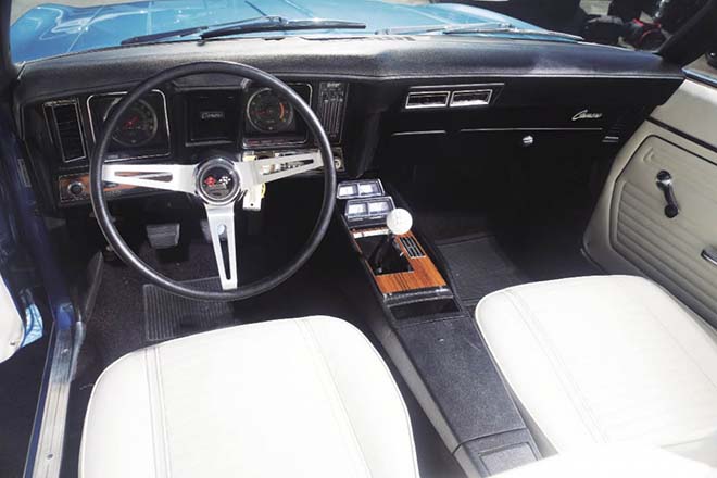 1969 Chevrolet Camaro Convertible　ステアリング