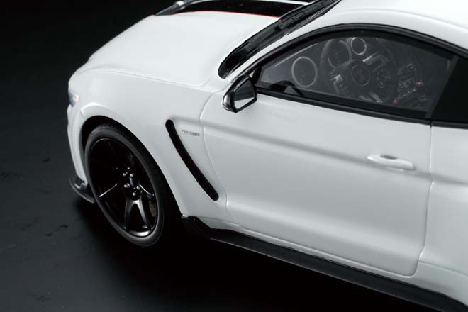 1/18 2015 FORD MUSTANG SHELBY GT350R、GT SPIRIT