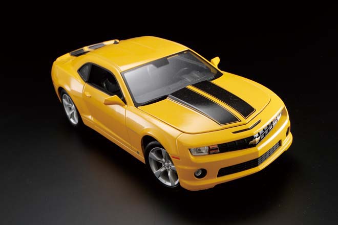 1/18 2010 CHEVY CAMARO SS/RS、Maisto