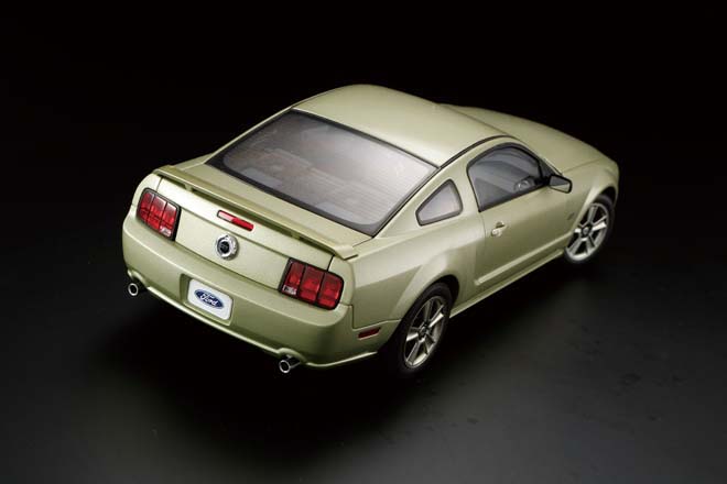 1/18 2005 FORD MUSTANG GT、AUTOart