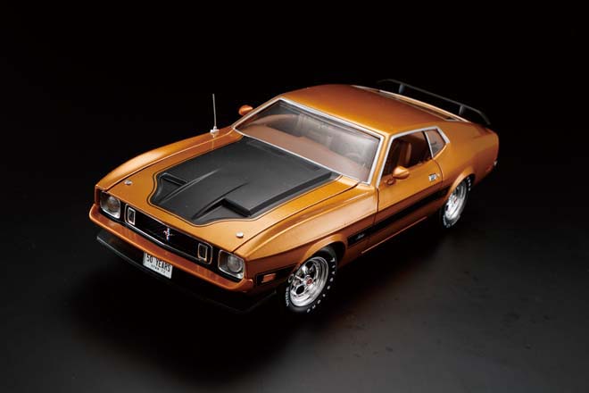 1/18 1973 FORD MUSTANG MACH1、auto world