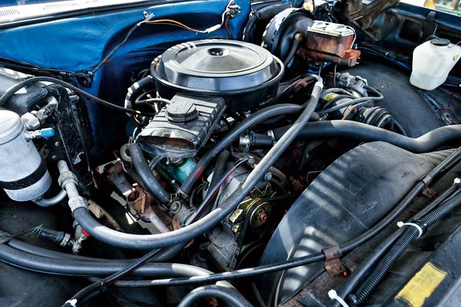 標準的な排気量となる350エンジンを搭載。