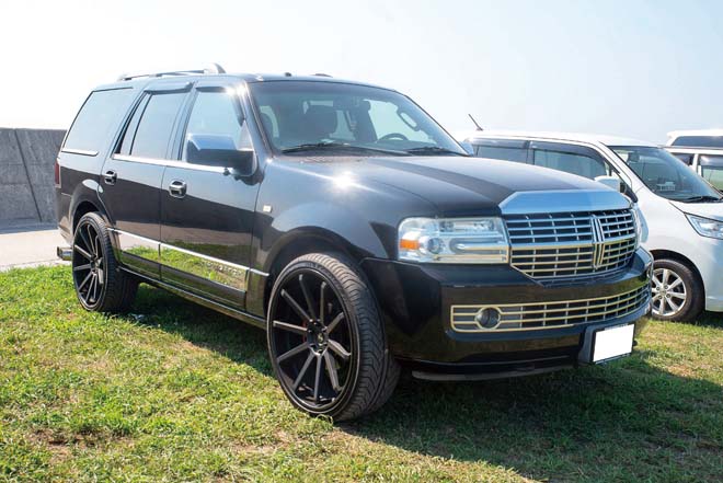 LINCOLN NAVIGATOR