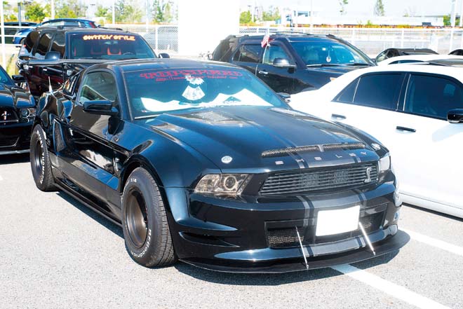 FORD MUSTANG