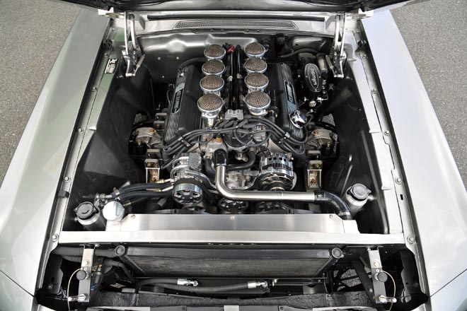 マスタングのチューナーとして名高いラウシュが手がけた427エンジンは560hp/540lb-ftを発生