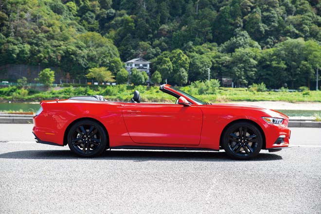 マスタングエコブースト・コンバーチブル、MUSTANG ECO BOOST、右ハンドル、フォード岐阜