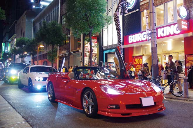 大阪の観光名所をアメ車で駆け抜けるハロウィンナイトクルーズ