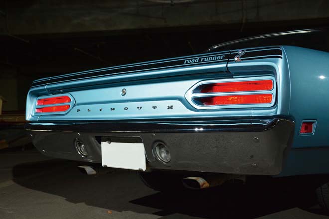 同じフェイスでもキャラクターの異なる2台の魅力 ロードランナー サテライトワゴン