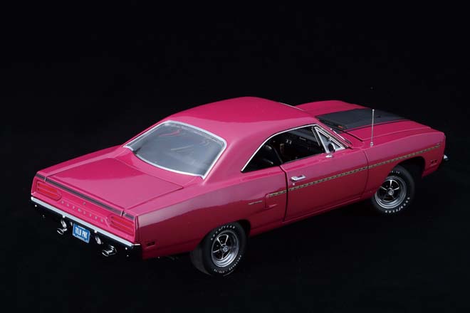1/18 GMP、1970 Plymouth Road Runner
