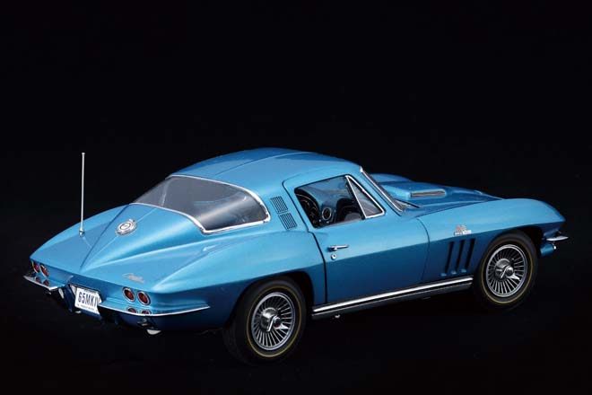 1/18 gmp、1965 Chevrolet Corvette Fastback