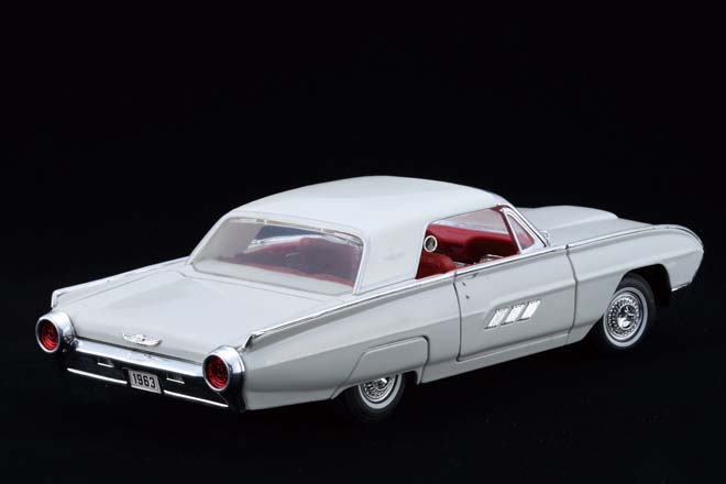 1/18 Anson、1963 Ford Thunderbird