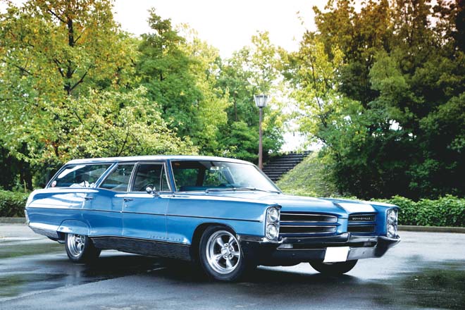 1966 Pontiac Bonneville Station Wagon