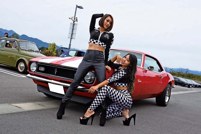 美女とアメ車の共演 バーニーズミーティング 美女とアメ車の共演 バーニーズミーティング