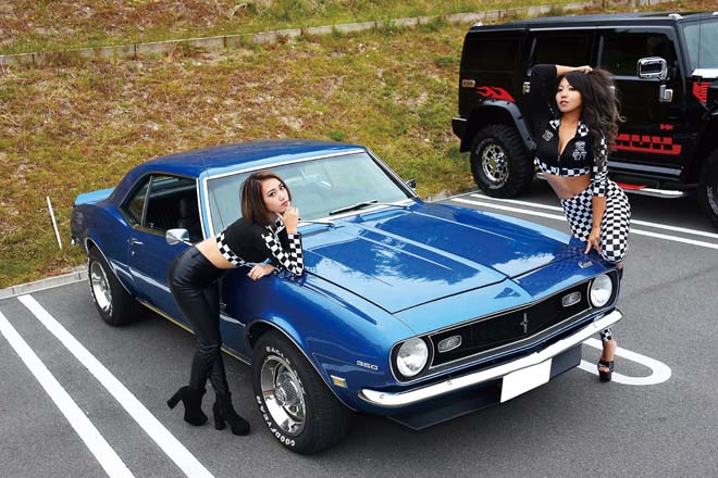 美女とアメ車の共演 バーニーズミーティング