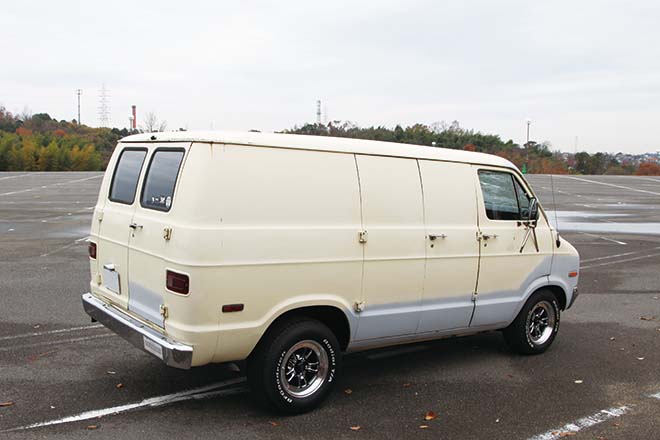 1977 DODGE B200 Van
