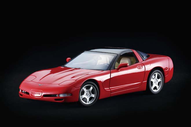 1/18 UT Models　1998 Chevy Corvette