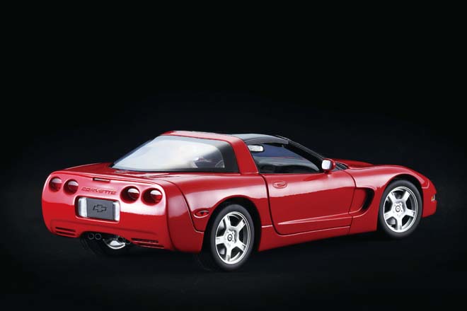 1/18 UT Models　1998 Chevy Corvette