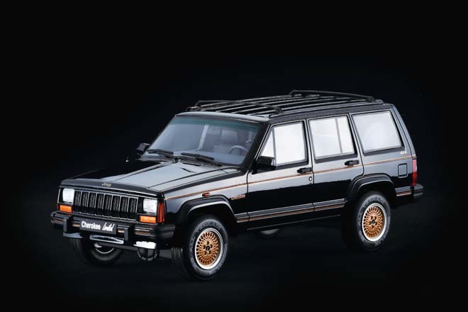 1/18 OttO mobile　1992 Jeep Cherokee Limited