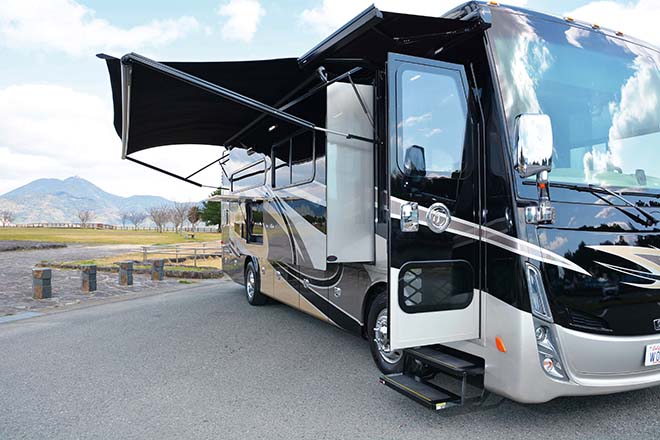 2019 TIFFIN ALLEGRO BREEZE 33BR