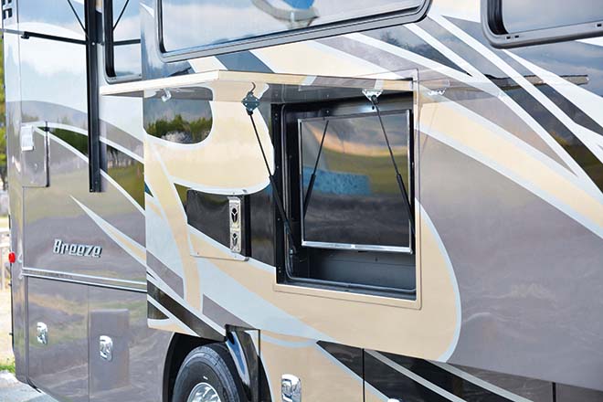 2019 TIFFIN ALLEGRO BREEZE 33BR