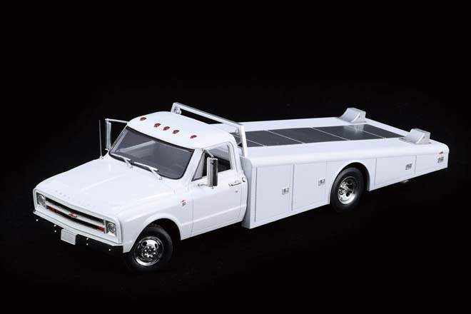 1/18 ACME 1967 C30 CHEVROLET RAMP TRUCK