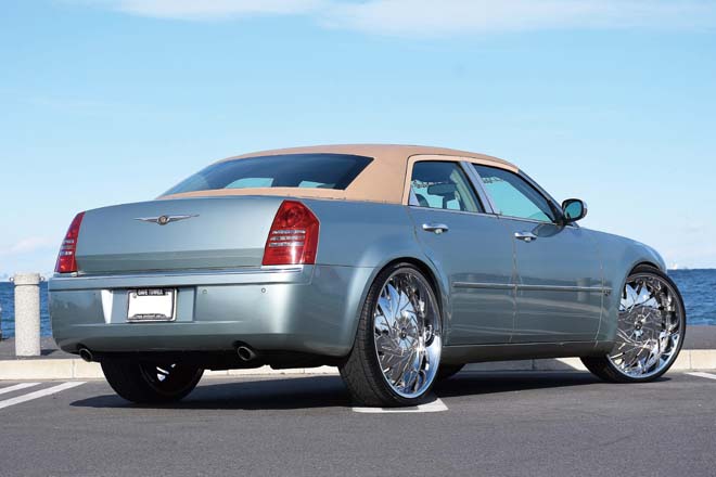 2005 CHRYSLER 300C