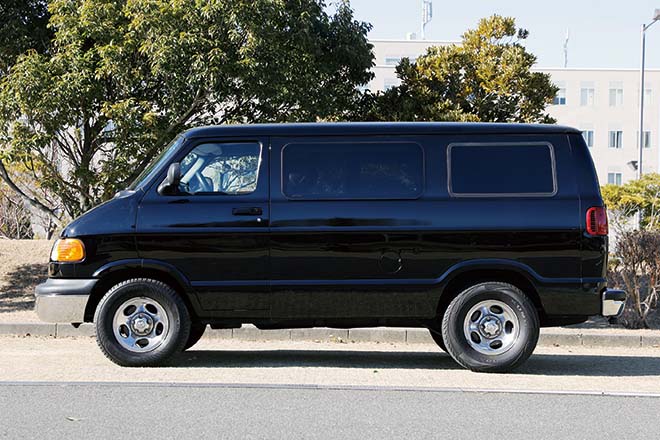 2003y DODGE RAM VAN