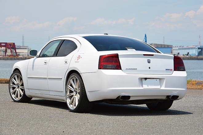 2010 DODGE CHARGER