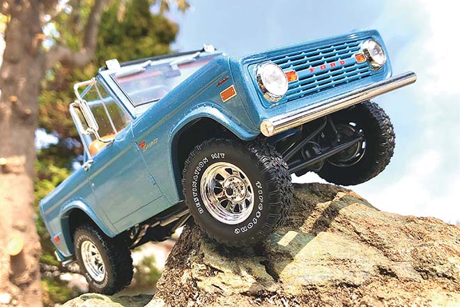 1/18 GREENLiGHT 1969 FORD BRONCO SPORT