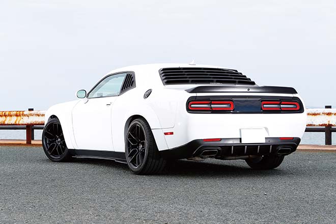 2018 DODGE CHALLENGER SXT plus