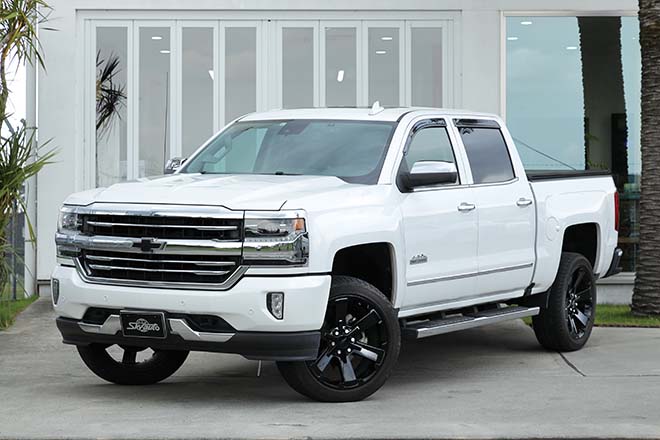 '18 CHEVY SILVERADO 1500 High Country