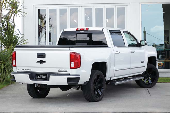 '18 CHEVY SILVERADO 1500 High Country