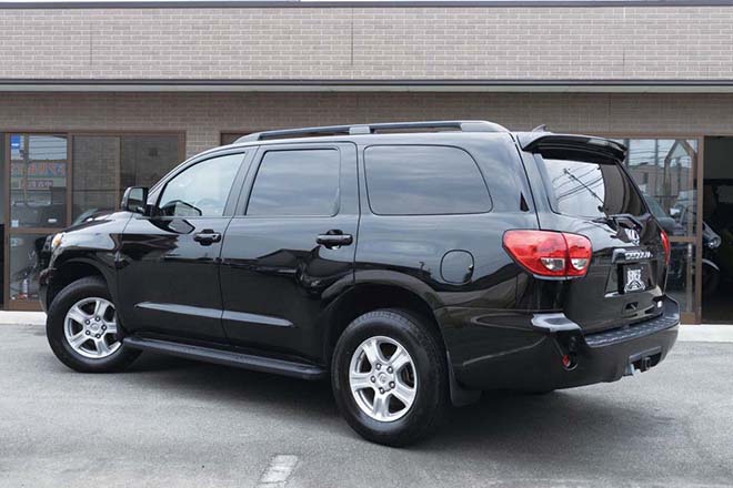 2011 TOYOTA SEQUOIA SR5