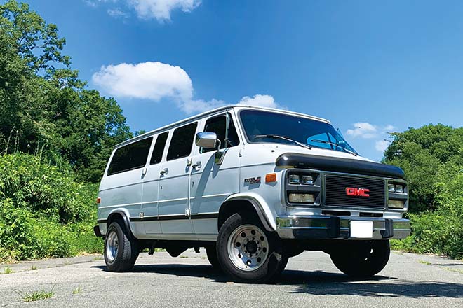 ビッグブロックv8を搭載したヘビーデューティなフルサイズバン