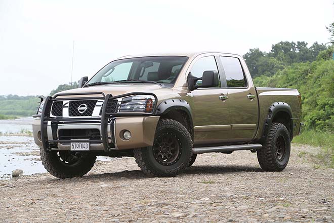 2005 NISSAN TITAN LE