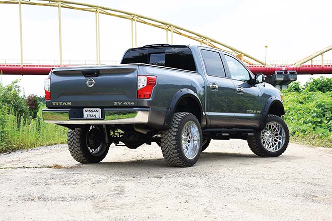 2018 NISSAN TITAN Crew Cab SV