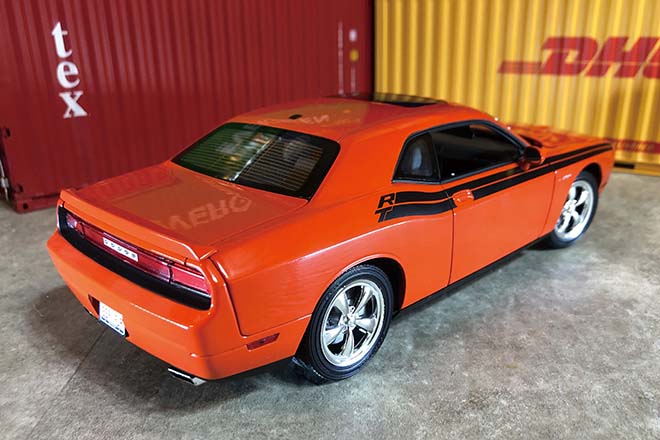 1/18 HIGHWAY 61 2009 DODGE CHALLENGER R/T