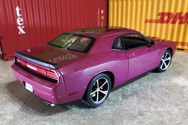 1/18 HIGHWAY 61 2010 DODGE CHALLENGER SRT8